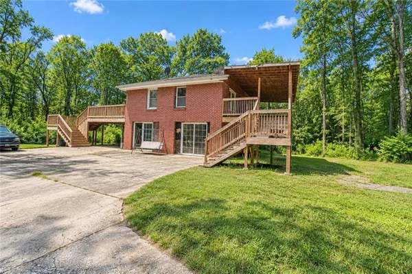 $349,500 | 140 Joe Bray Road, Fayetteville, GA 30214