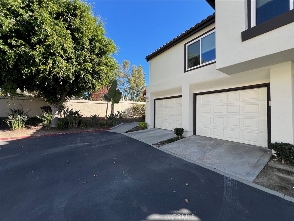 16 Key West Laguna Niguel, CA 92677 - Photo 21 of 23 a view of a house with a street