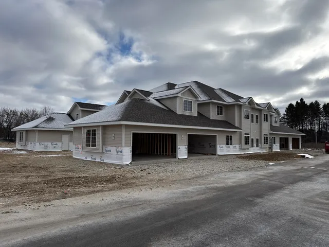 $389,900 | 1633 Grey Fox Trail, Unit E, Mukwonago, WI 53149