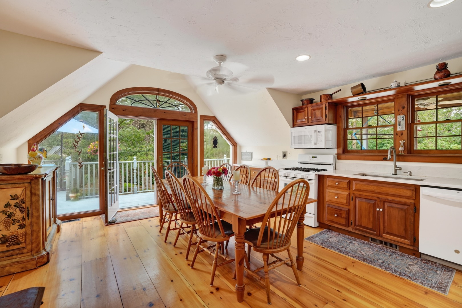 9 Codman Spring Road Edgartown, MA 02539 - Photo 4 of 35 Gallery Image 4