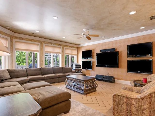 a group of chairs sitting in kitchen and dining room