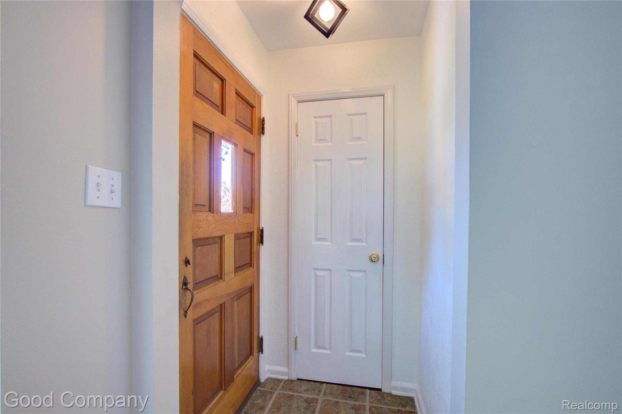 851 Cambridge Road Berkley, MI 48072 - Photo 6 of 39 851 Cambridge Rd. 6