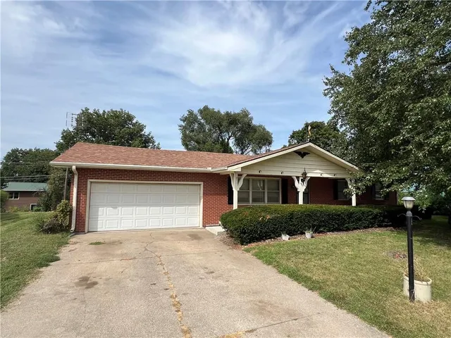 $265,500 | 601 West Elk Street, Savannah, MO 64485
