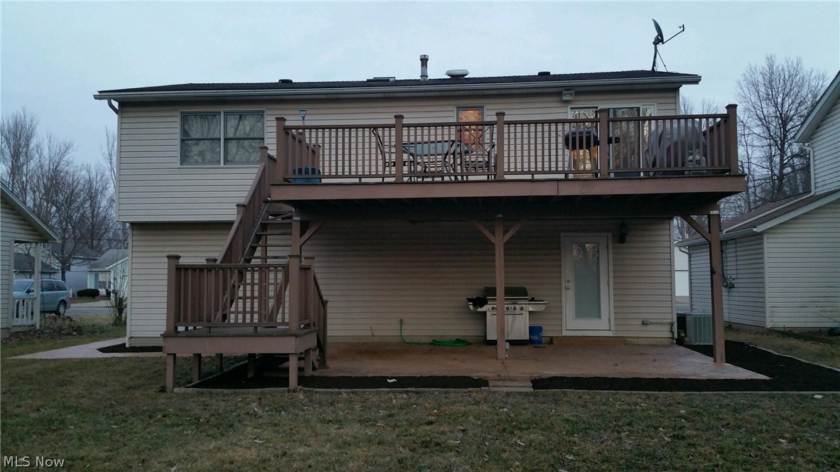 6048 Ridgeview Boulevard North Ridgeville, OH 44039 - Photo 3 of 18