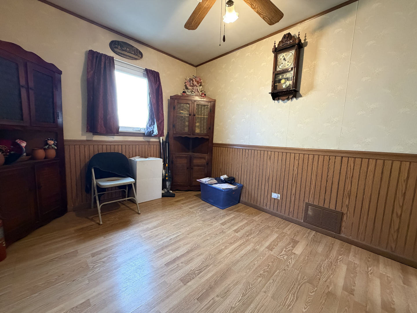 7827 Meade Avenue Burbank, IL 60459 - Photo 6 of 15