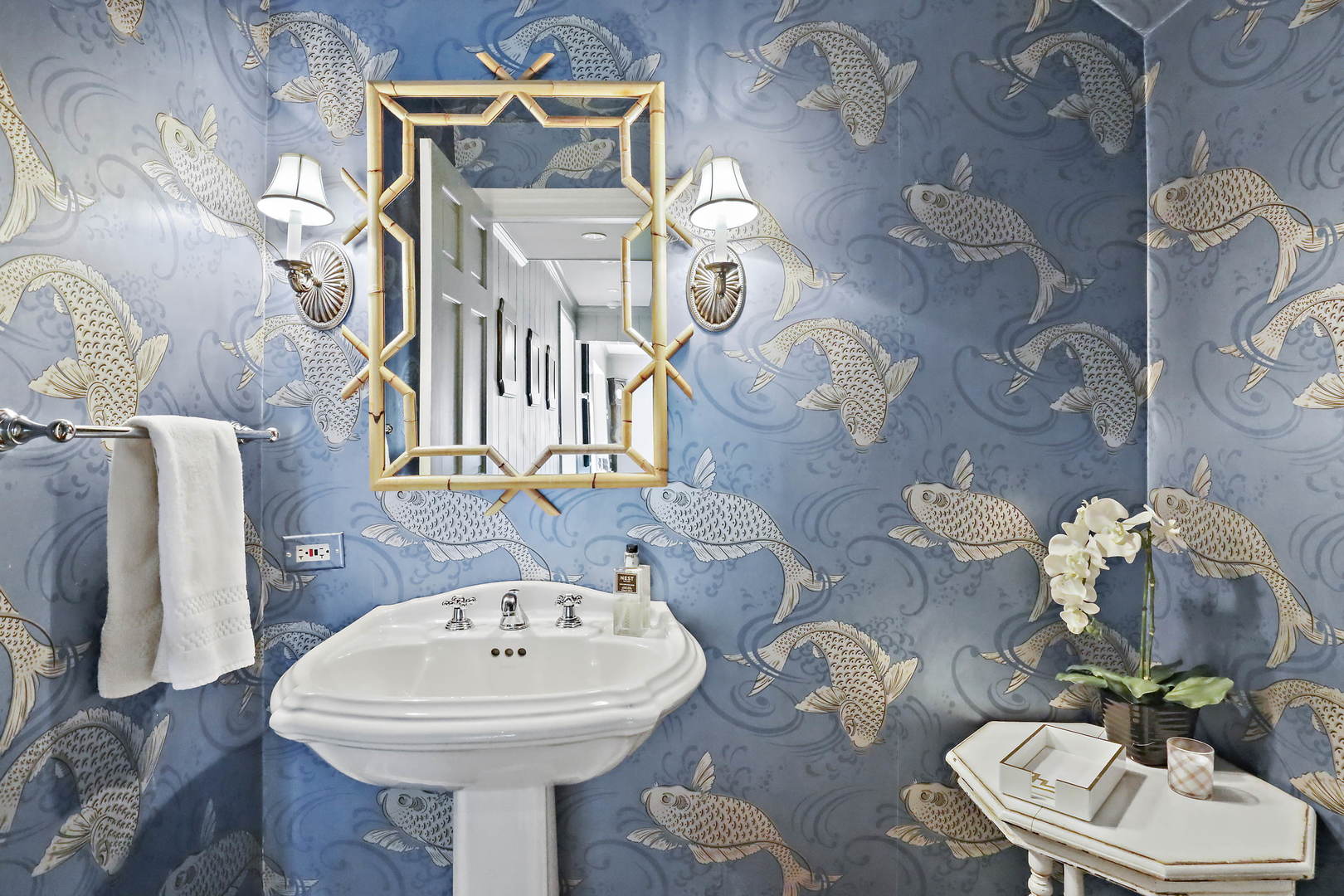 138 East Sheridan Road Lake Bluff, IL 60044 - Photo 17 of 39 a bathroom with a sink and a mirror