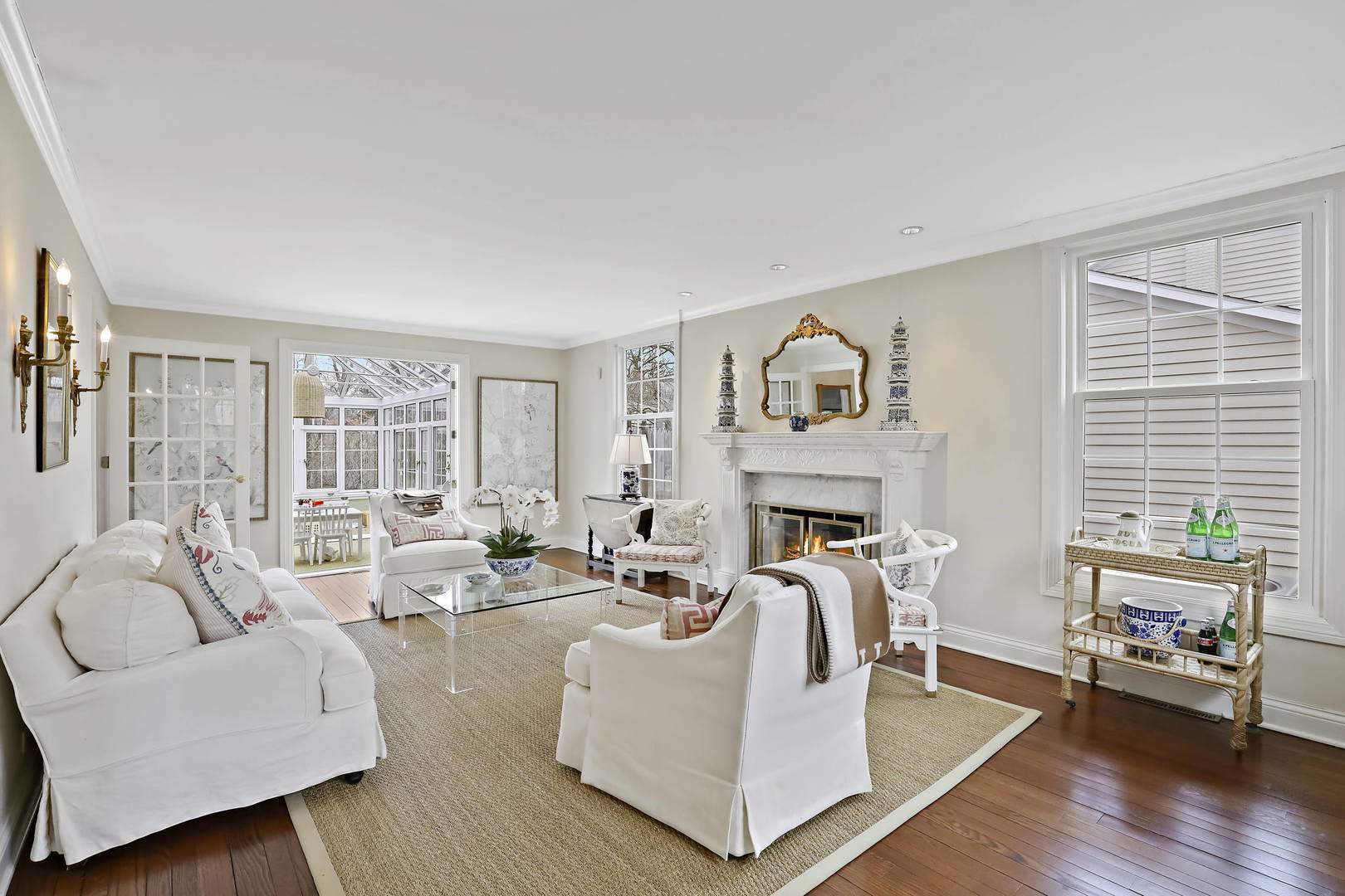 138 East Sheridan Road Lake Bluff, IL 60044 - Photo 4 of 39 a living room with furniture and a fireplace