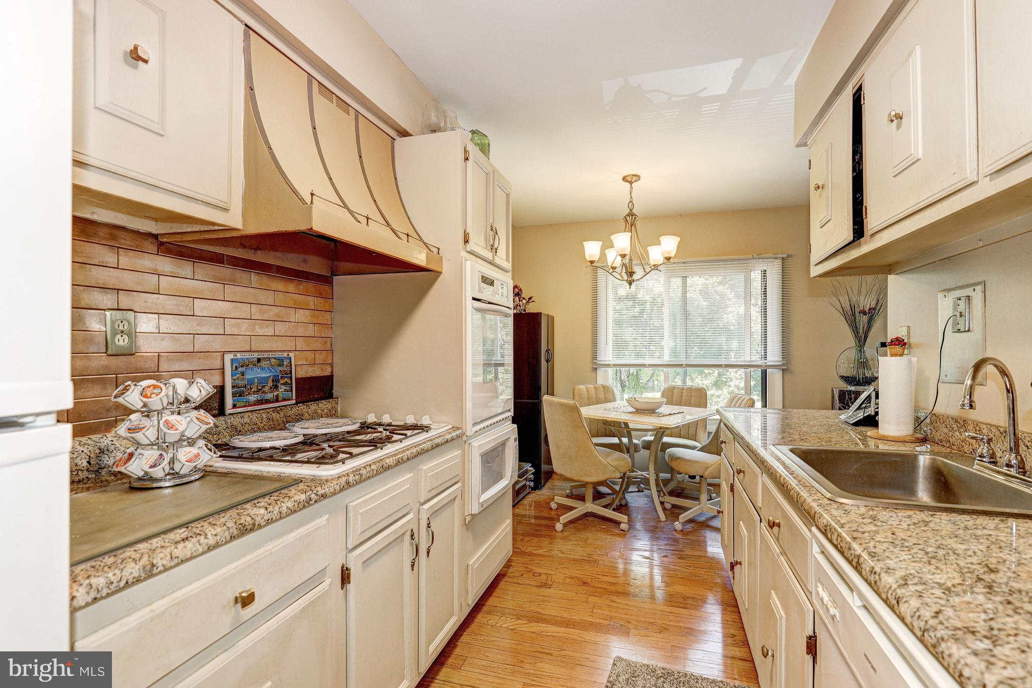 5245 West Running Brook Road, Unit 301 Columbia, MD 21044 - Photo 8 of 36 Eat-In Kitchen