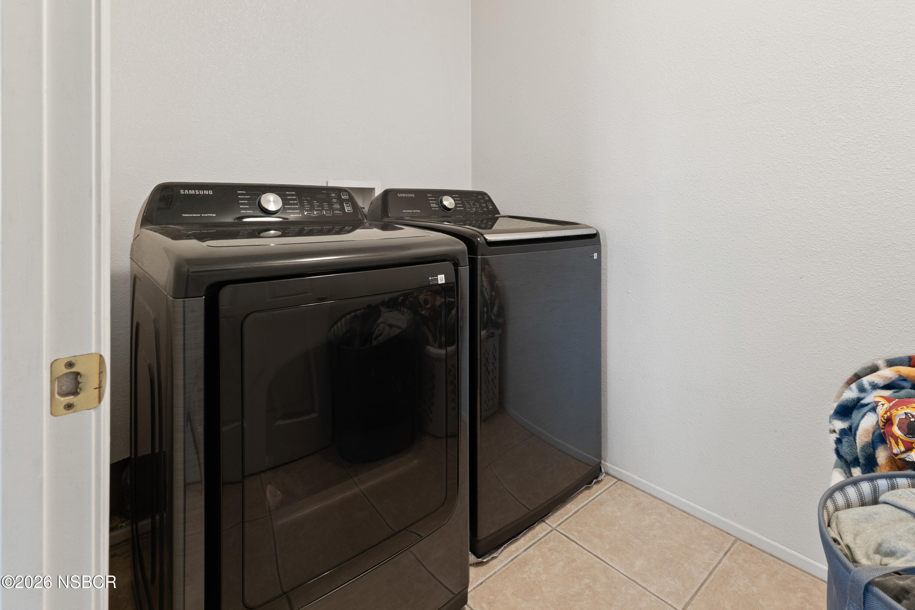 240 Quail Circle Lompoc, CA 93436 - Photo 18 of 19 a utility room with dryer and washer