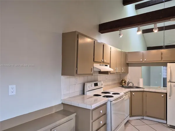 $2,000 | 1752 Northwest 74th Avenue, Unit 18, Plantation, FL 33313