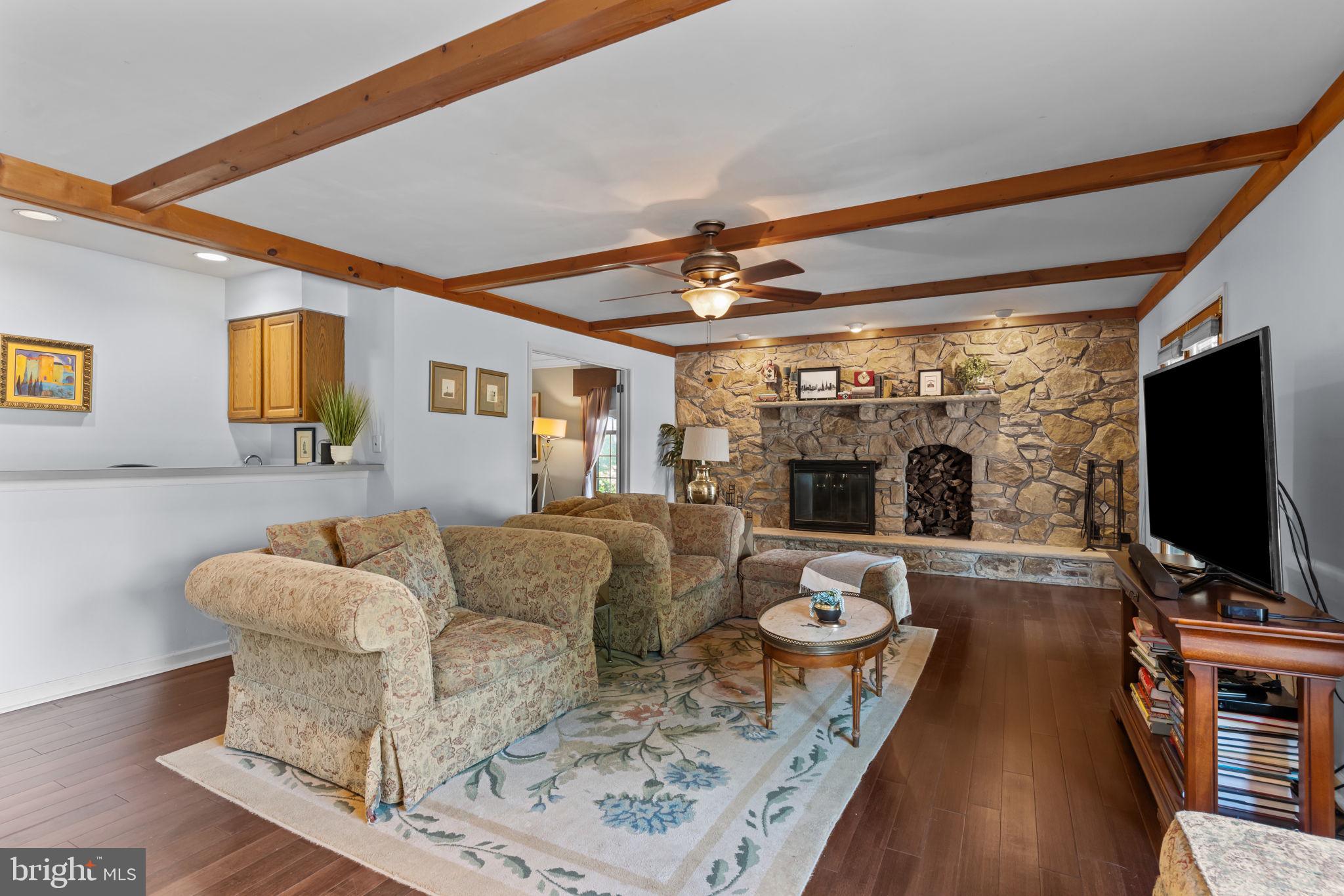 196 Twining Bridge Road Newtown, PA 18940 - Photo 8 of 52
