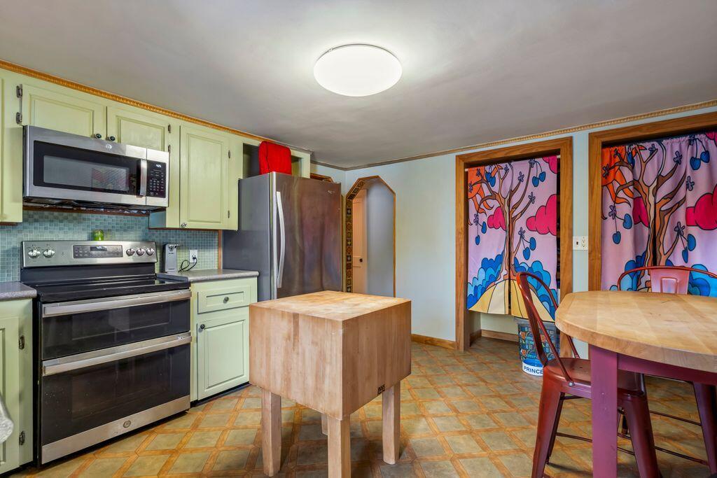 6 Victory Lane Biddeford, ME 04005 - Photo 3 of 28 4_DSC02114