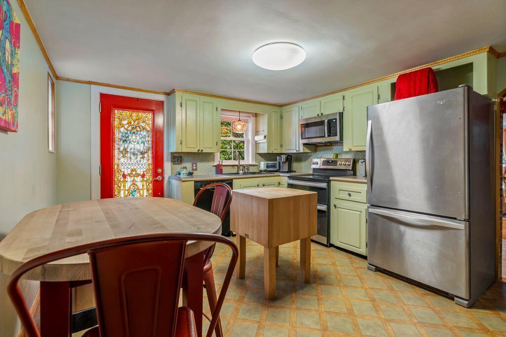 6 Victory Lane Biddeford, ME 04005 - Photo 4 of 28 8_DSC02117