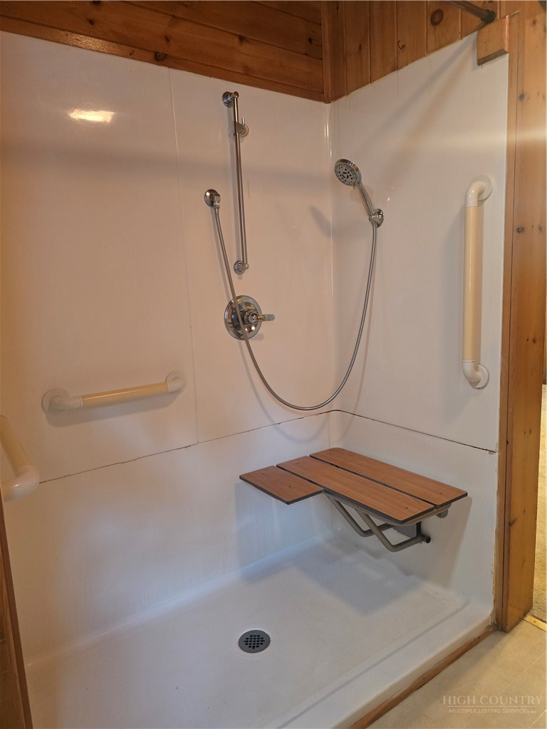 159 Hubert Street Newland, NC 28657 - Photo 19 of 40