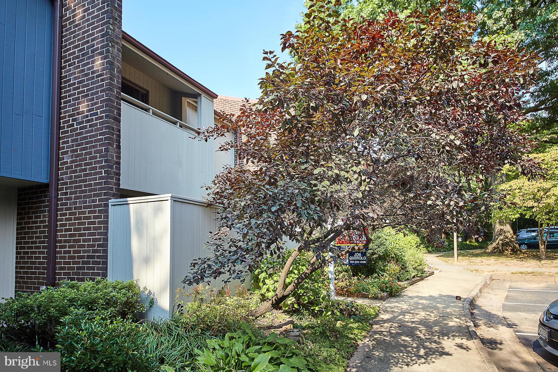 2047 Wethersfield Court Reston, VA 20191 - Photo 2 of 30 Exterior (Front)