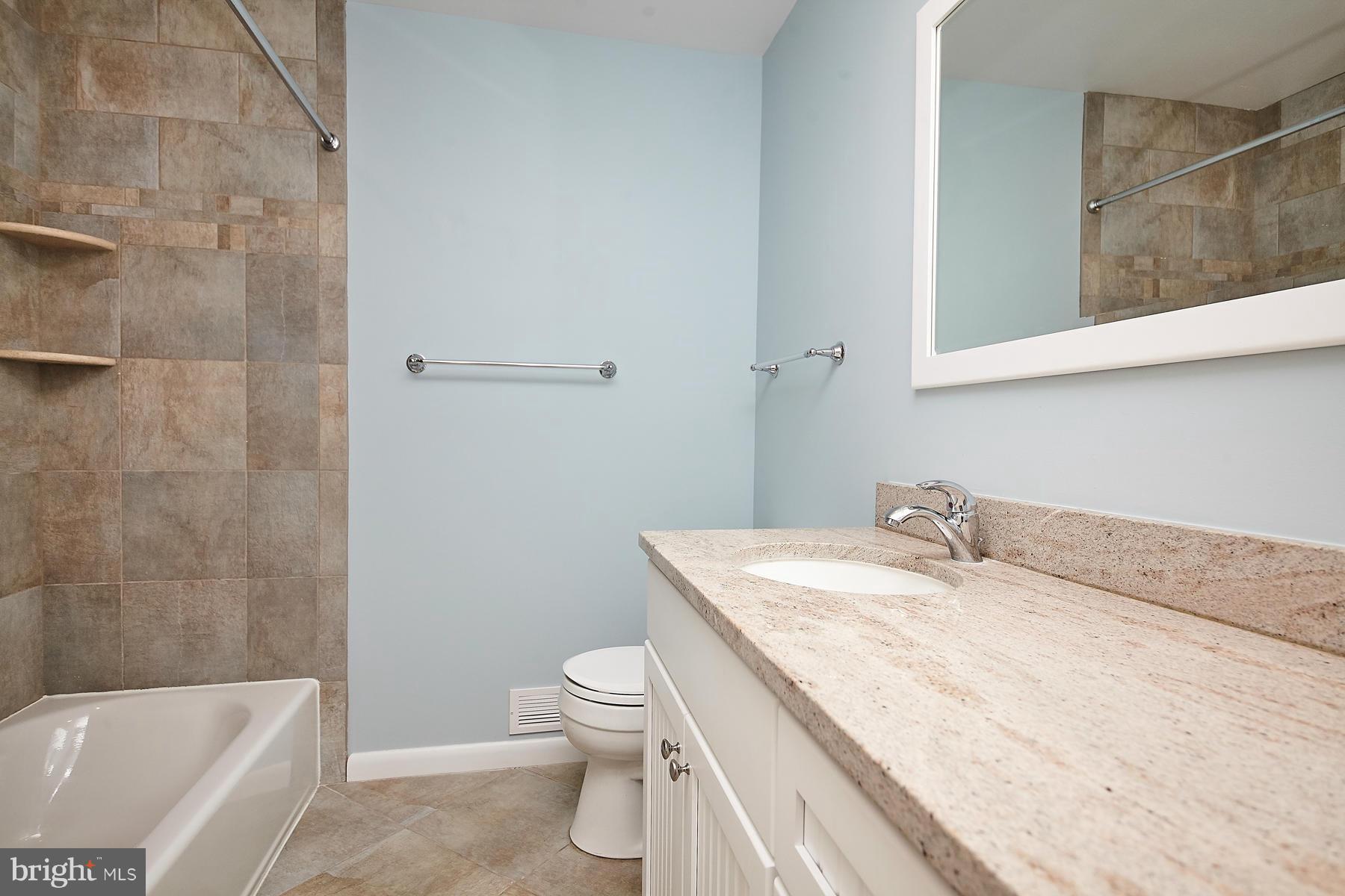 2047 Wethersfield Court Reston, VA 20191 - Photo 19 of 30 Bath