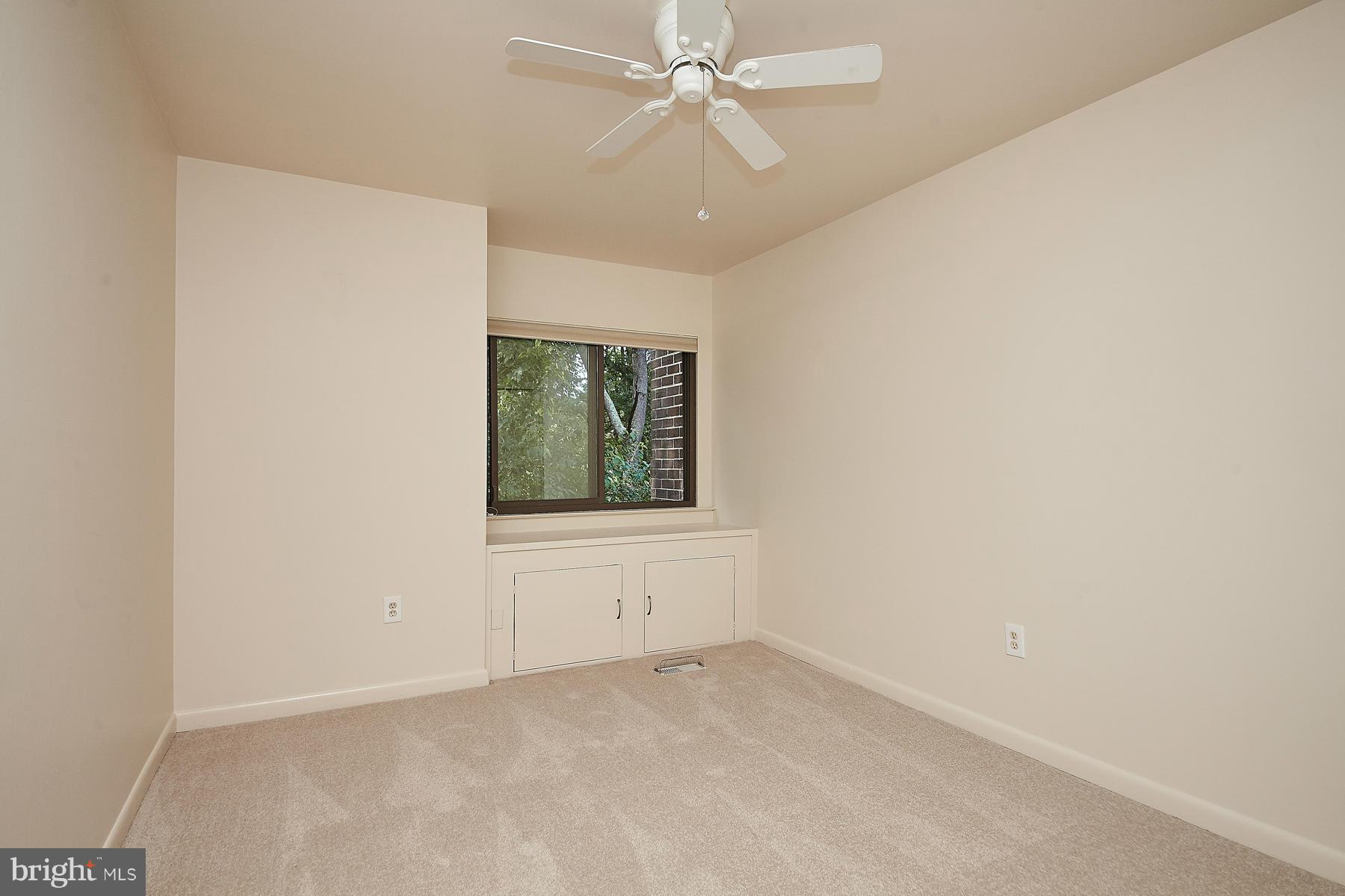 2047 Wethersfield Court Reston, VA 20191 - Photo 20 of 30 Bedroom