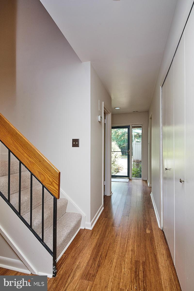 2047 Wethersfield Court Reston, VA 20191 - Photo 3 of 30 Interior (General)