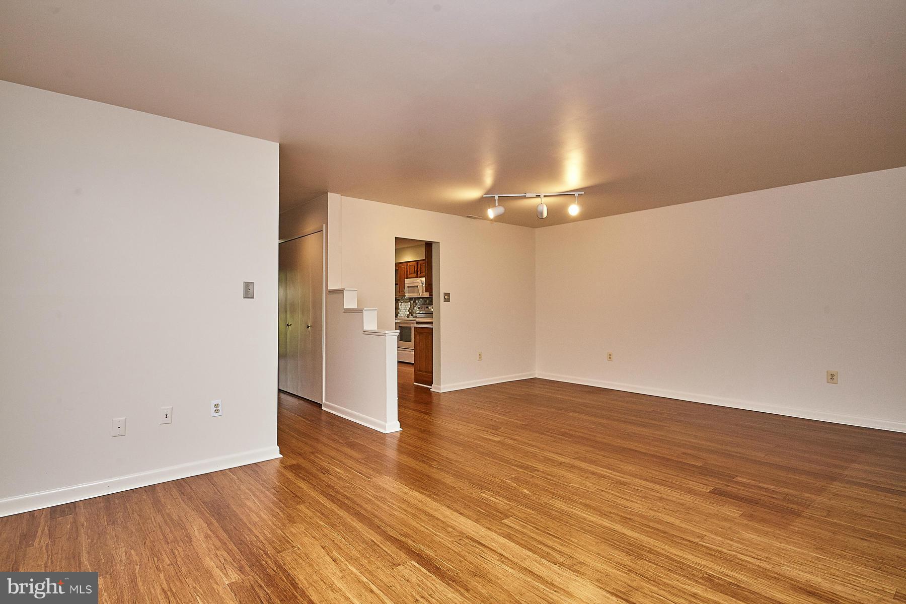 2047 Wethersfield Court Reston, VA 20191 - Photo 5 of 30 Dining Room