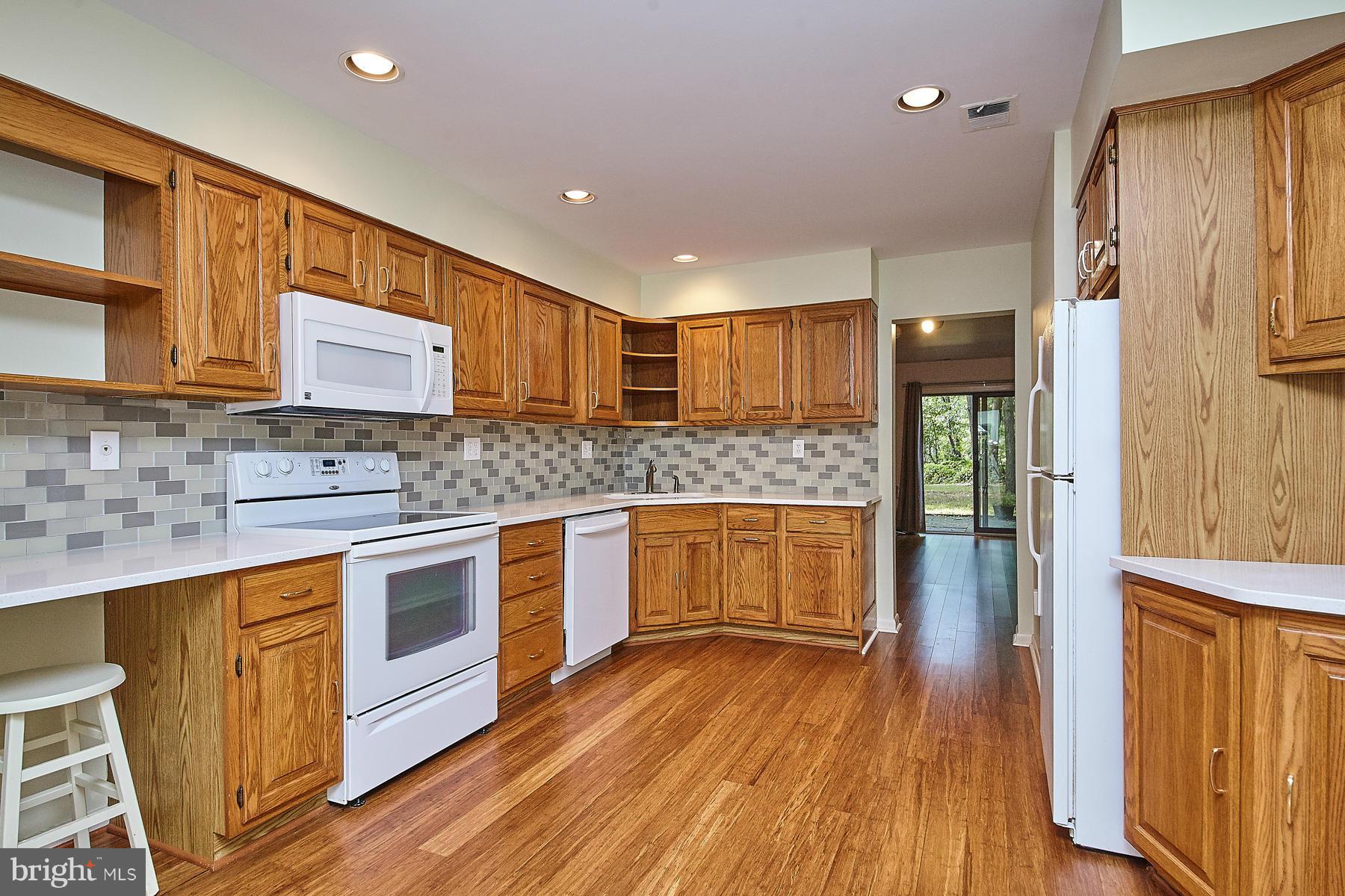 2047 Wethersfield Court Reston, VA 20191 - Photo 10 of 30 Kitchen