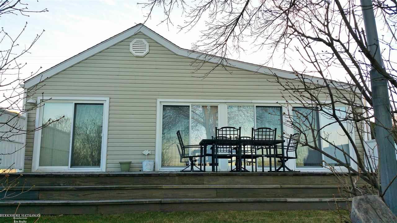 2245 Lakeshore Road Applegate, MI 48401 - Photo 38 of 40 31236130-37.JPG