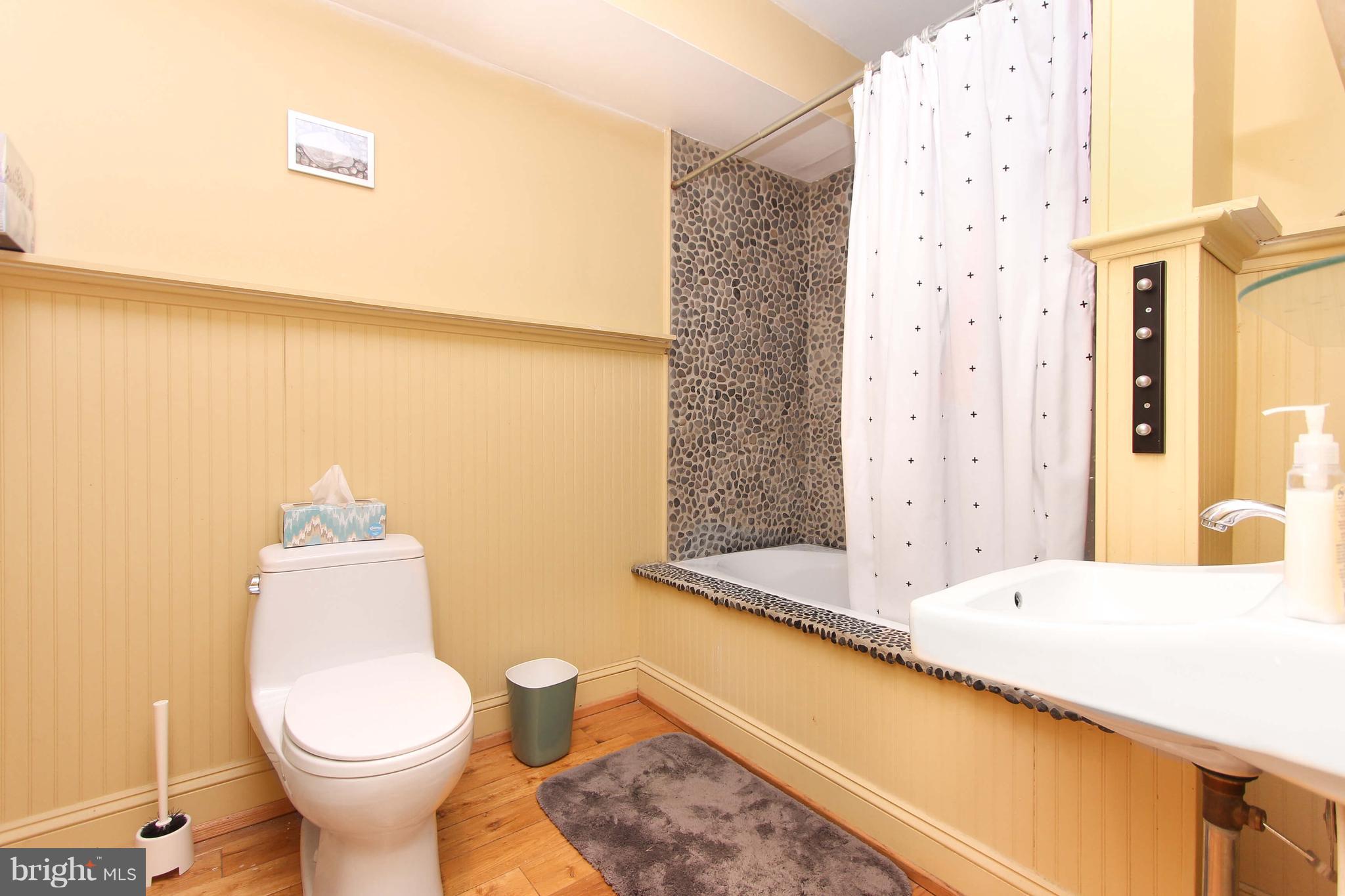 3829 Roland Avenue Baltimore, MD 21211 - Photo 16 of 41 Gallery Image 16