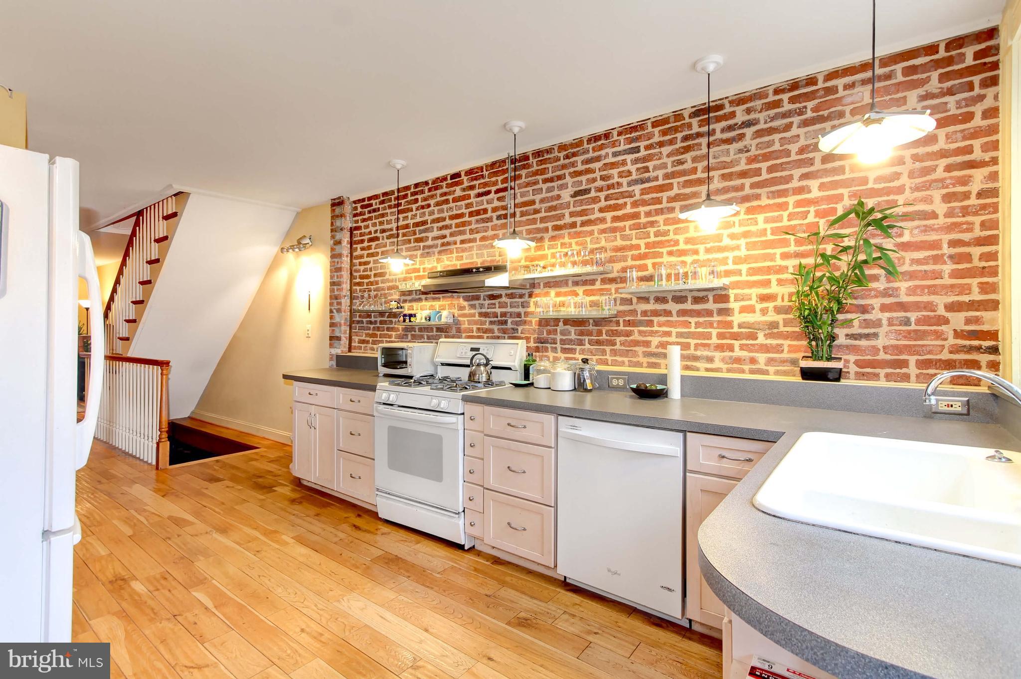 3829 Roland Avenue Baltimore, MD 21211 - Photo 5 of 41 Gallery Image 5
