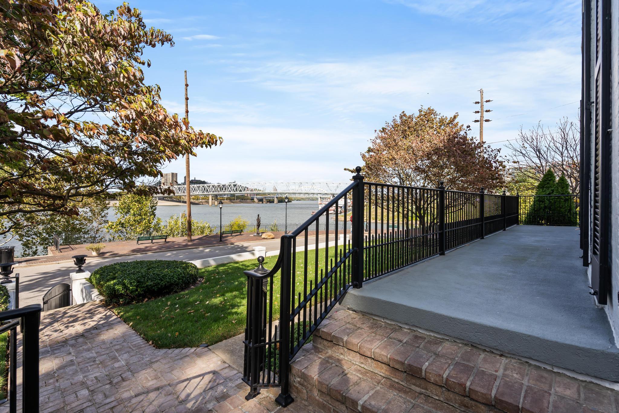 420-422 Riverside Drive Covington, KY 41011 - Photo 6 of 50 Gallery Image 6