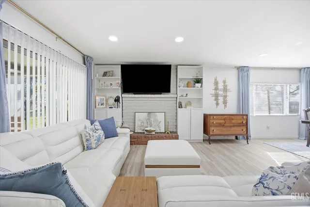 $760,000 | Undisclosed Address, Bakersfield, CA 93312