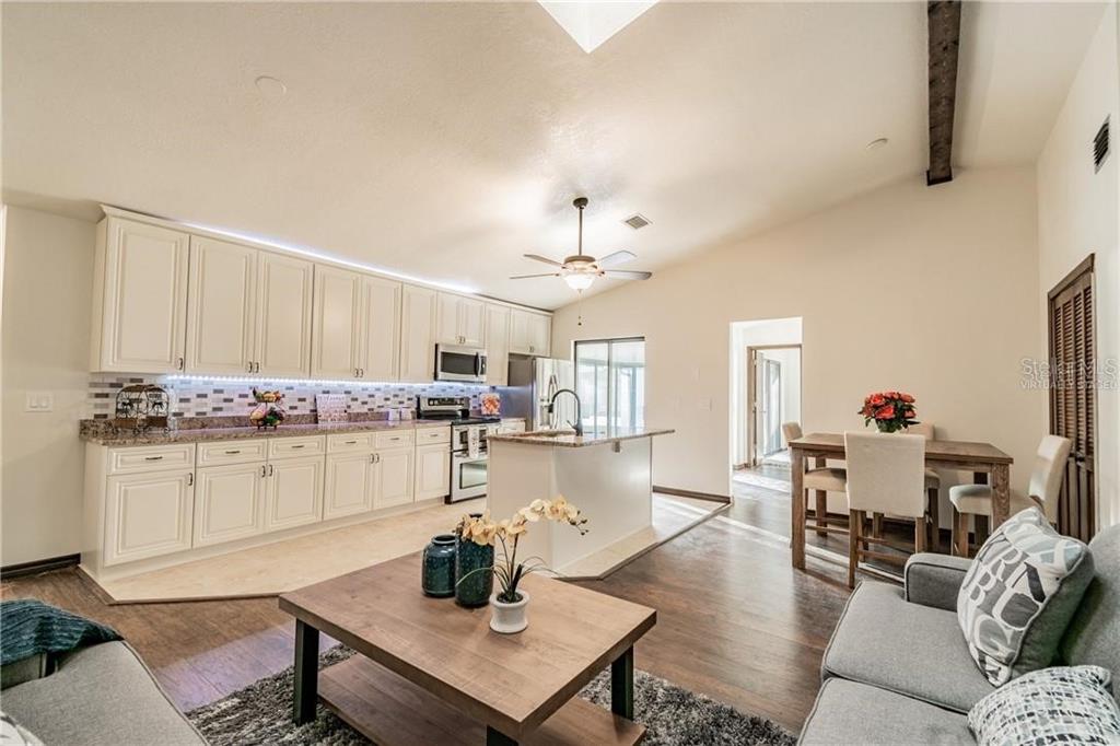 1925 Dockside Drive Valrico, FL 33594 - Photo 17 of 49