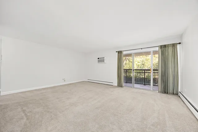 $175,000 | 3915 Saratoga Avenue, Unit H214, Downers Grove, IL 60515