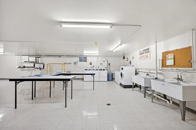 $175,000 | 3915 Saratoga Avenue, Unit H214, Downers Grove, IL 60515