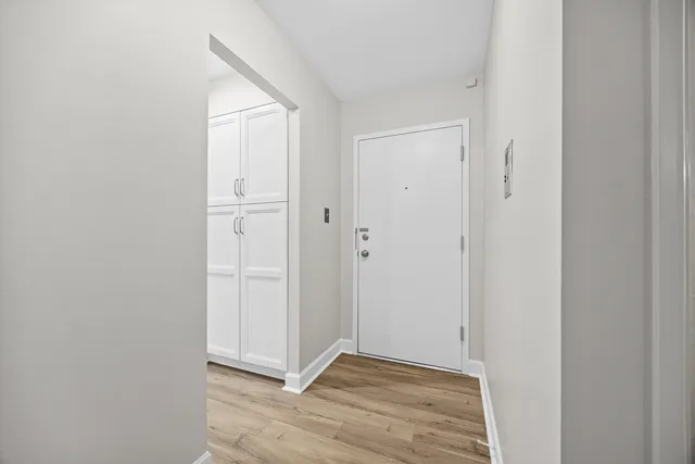 $175,000 | 3915 Saratoga Avenue, Unit H214, Downers Grove, IL 60515