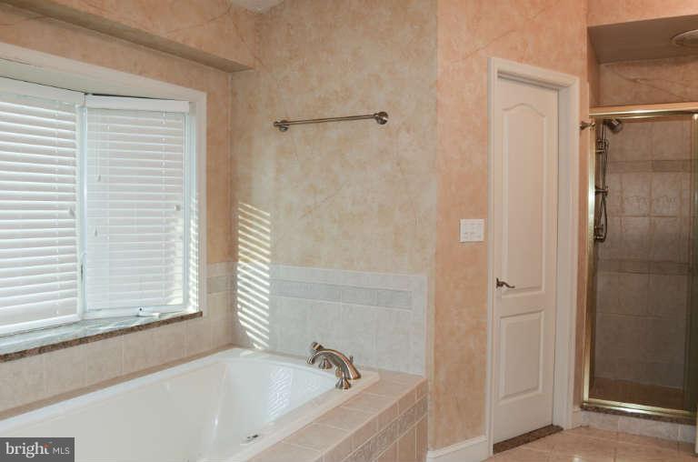 3152 Stonehenge Drive Riva, MD 21140 - Photo 16 of 30 Bath (Master)