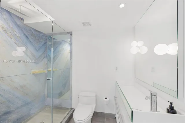 $3,595 | 1100 West Avenue, Unit 827, Miami Beach, FL 33139