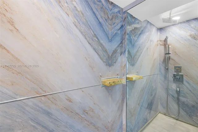 $3,595 | 1100 West Avenue, Unit 827, Miami Beach, FL 33139