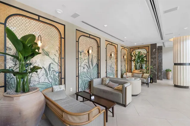 $3,595 | 1100 West Avenue, Unit 827, Miami Beach, FL 33139