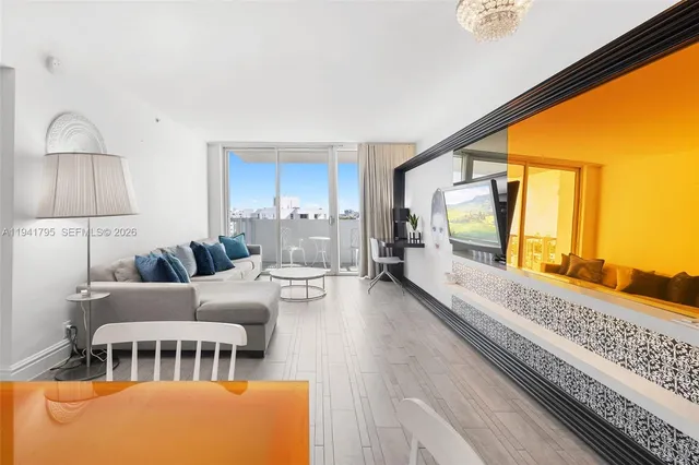 $3,595 | 1100 West Avenue, Unit 827, Miami Beach, FL 33139