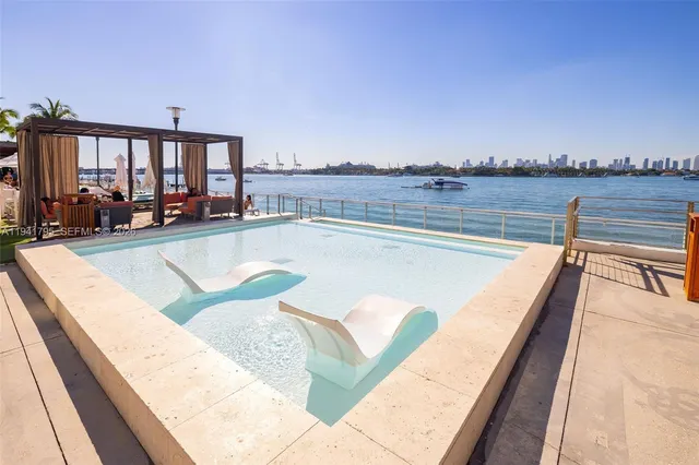 $3,595 | 1100 West Avenue, Unit 827, Miami Beach, FL 33139