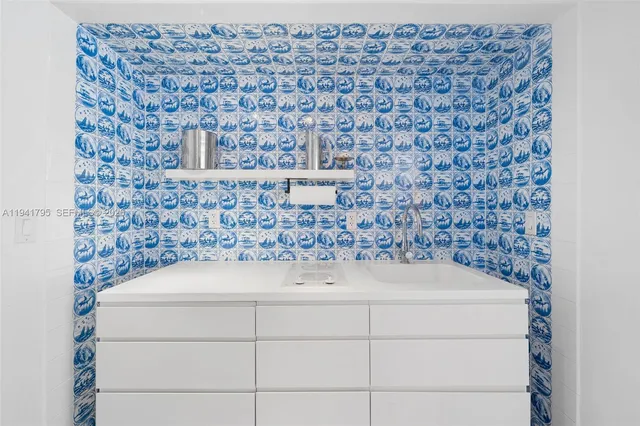 $3,595 | 1100 West Avenue, Unit 827, Miami Beach, FL 33139