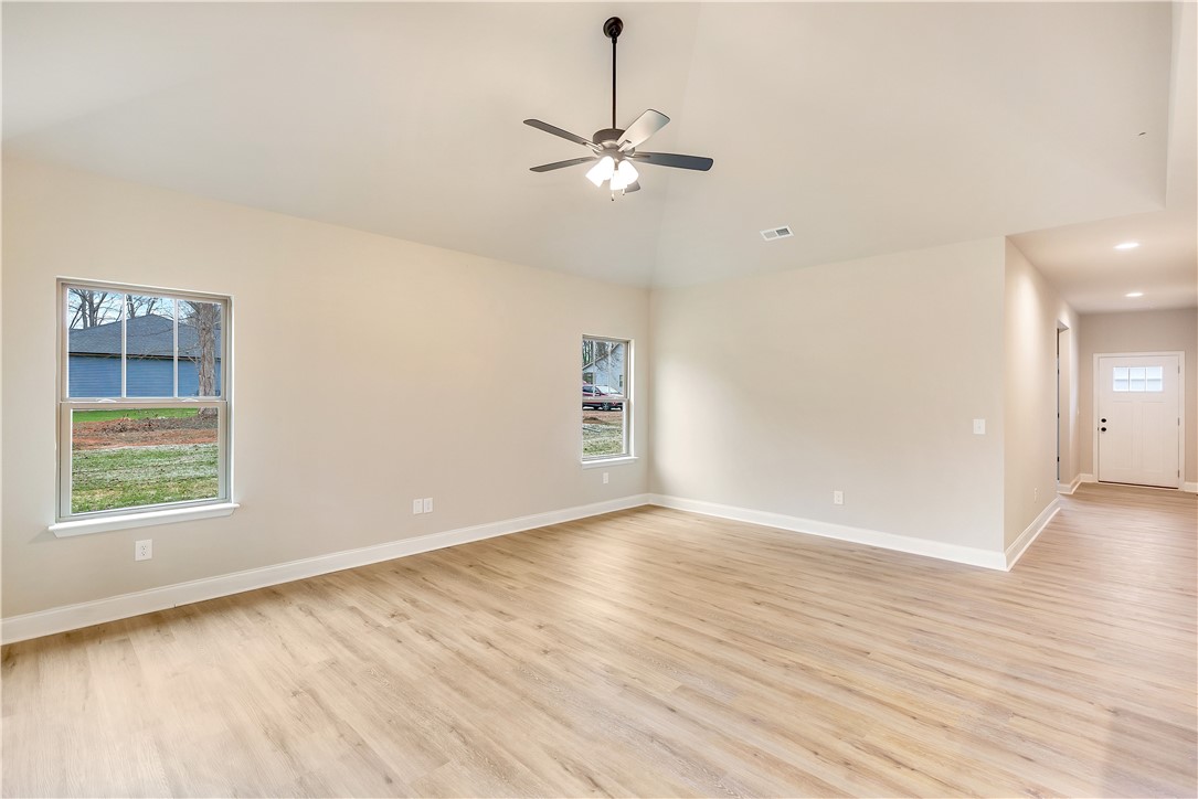 112 Brookridge Drive Anderson, SC 29624 - Photo 2 of 27