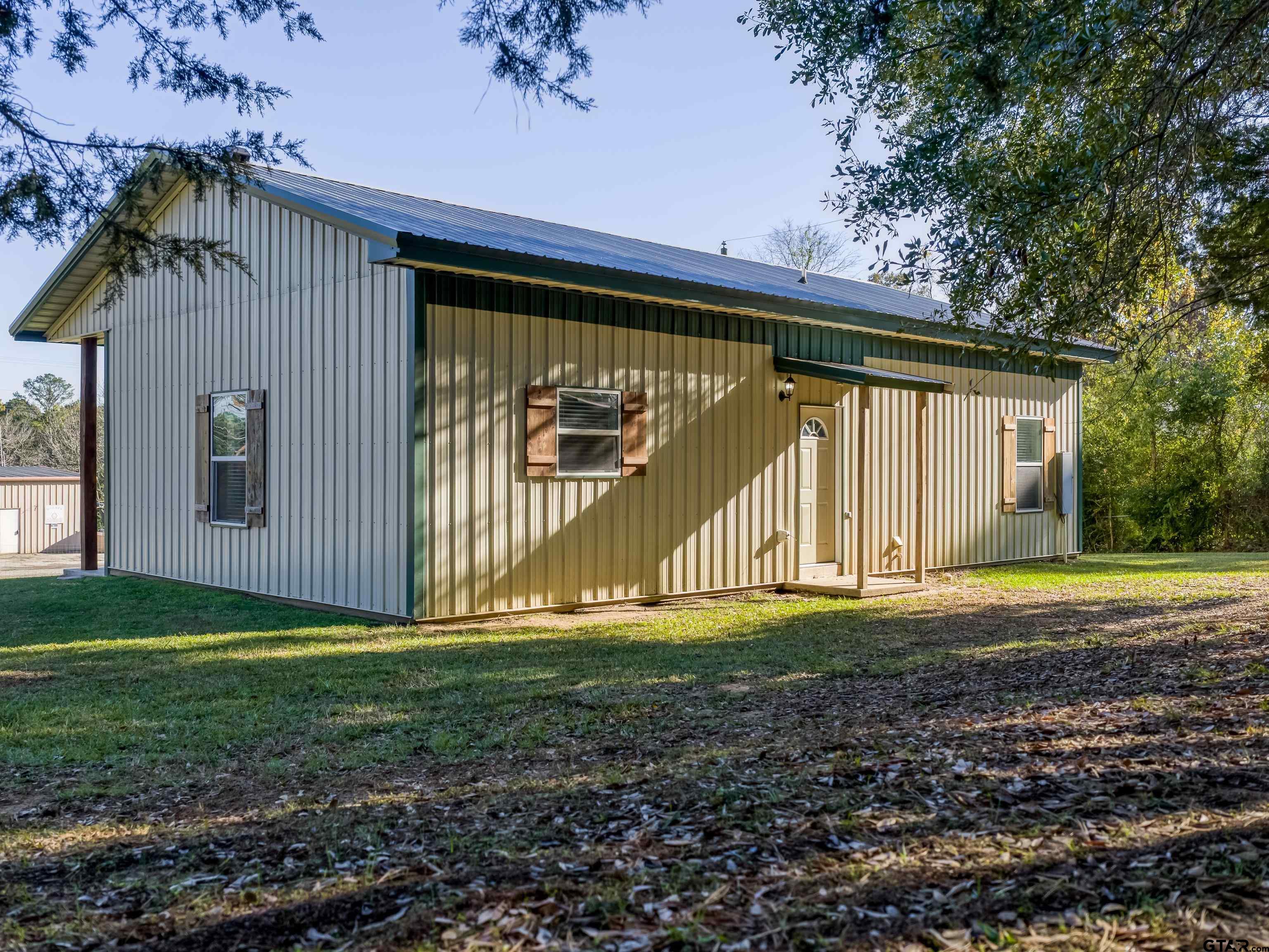 271 Front Street Palestine, TX 75803 - Photo 21 of 25 a view of a house with backyard and garden