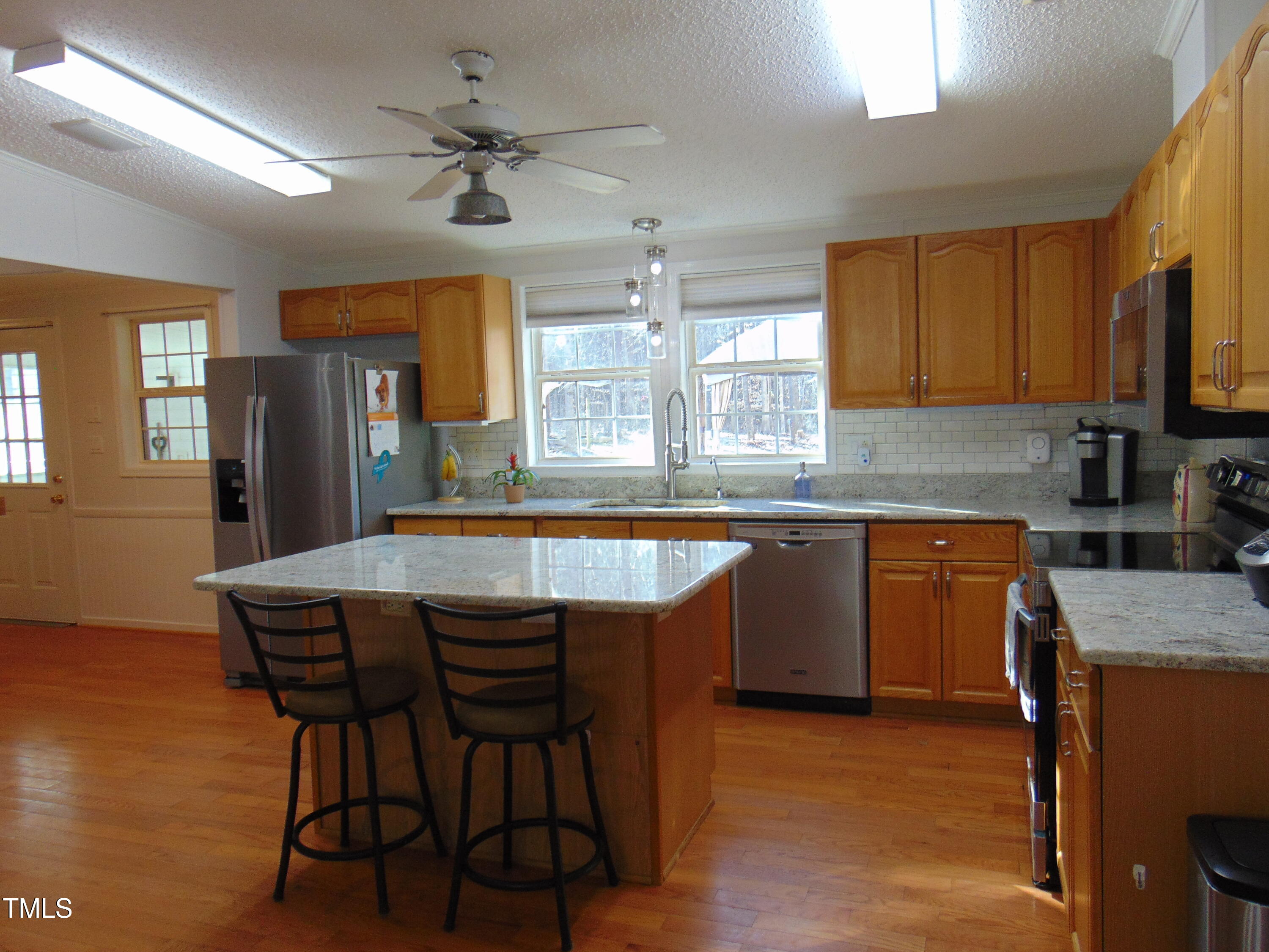 3699 Country Valley Road Oxford, NC 27565 - Photo 11 of 71 Kitchen w/granite counter tops
