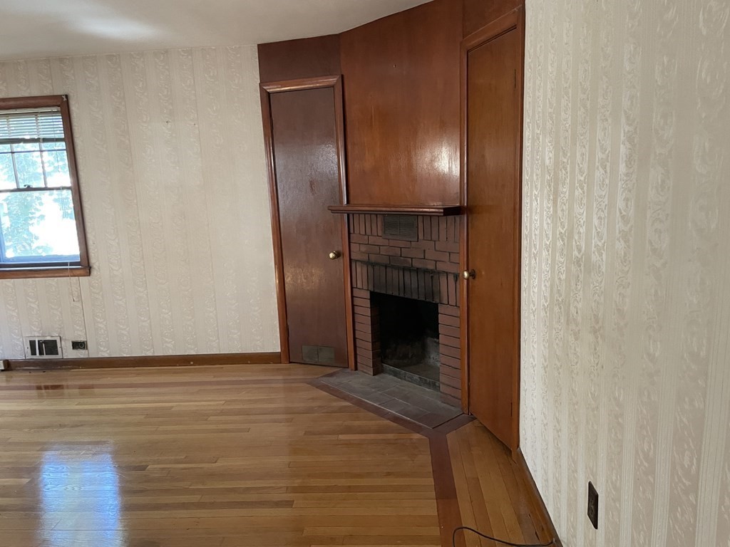 67 Bluff Road Weymouth, MA 02191 - Photo 3 of 15