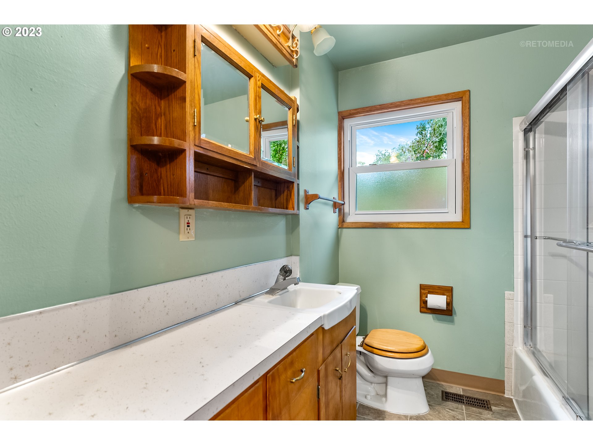 40667 Northwest Verboort Road Forest Grove, OR 97116 - Photo 22 of 34 Bathroom