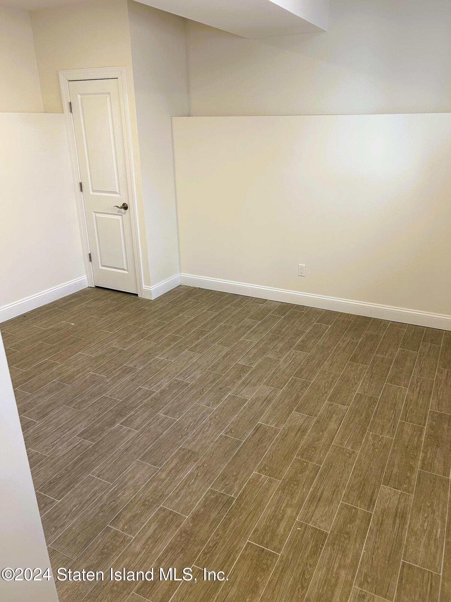 80 Hooker Place Staten Island, NY 10302 - Photo 31 of 38 IMG_1258