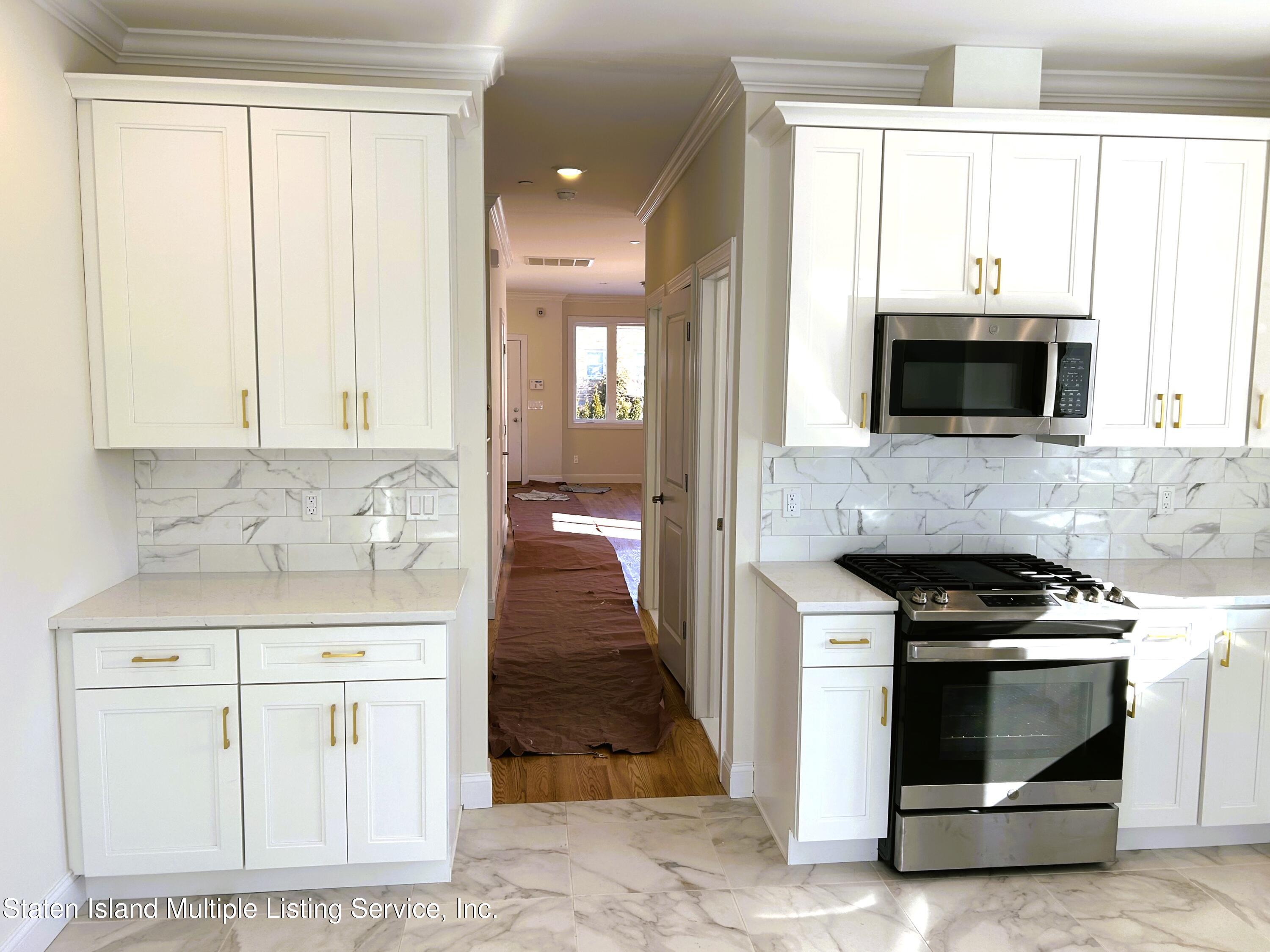 80 Hooker Place Staten Island, NY 10302 - Photo 7 of 38 IMG_9574