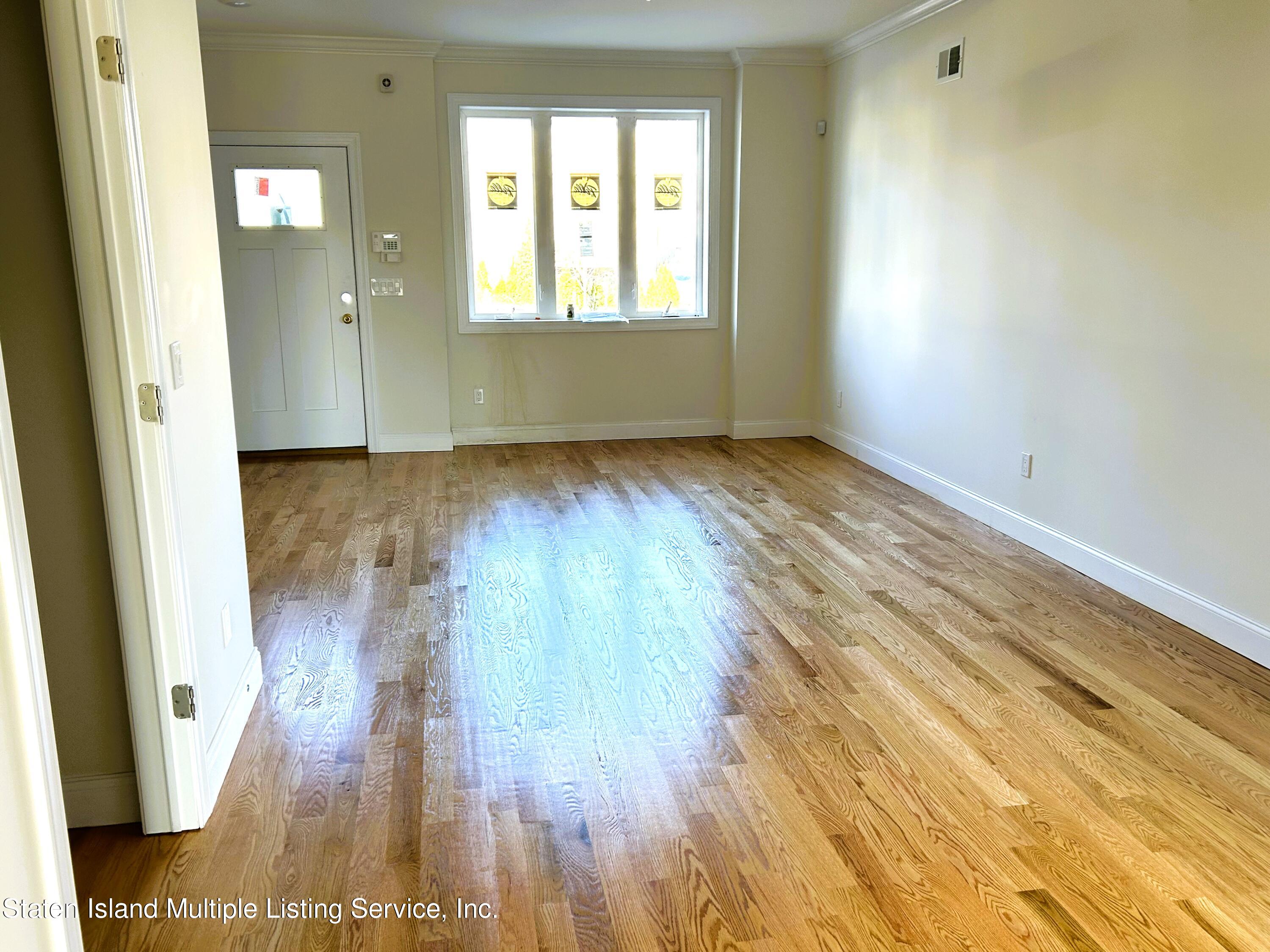 80 Hooker Place Staten Island, NY 10302 - Photo 8 of 38 IMG_9320