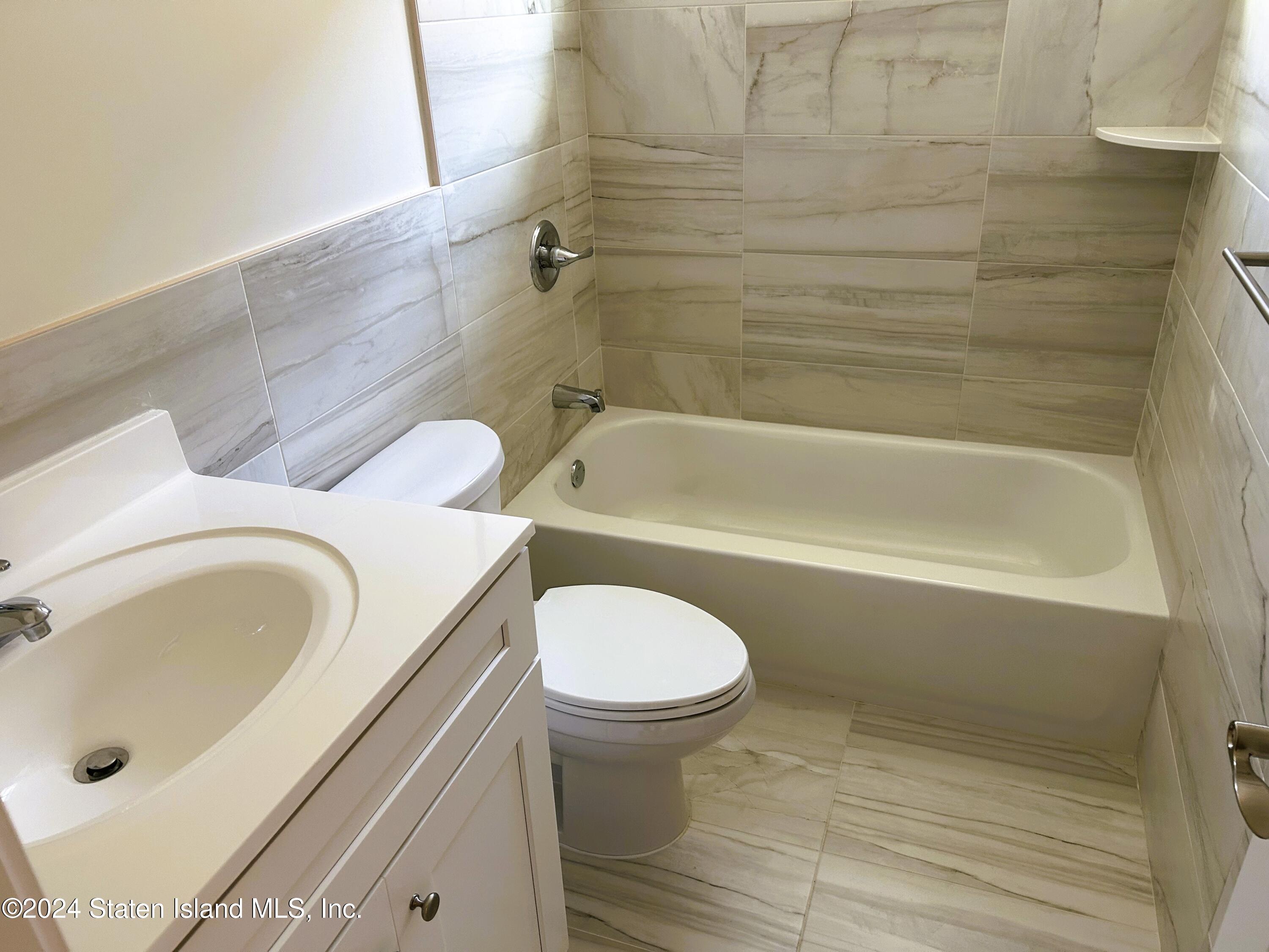 80 Hooker Place Staten Island, NY 10302 - Photo 10 of 38 IMG_1255