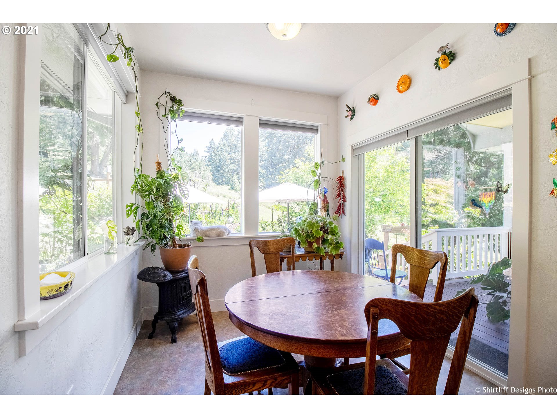 78058 Dorena Mountain Road Cottage Grove, OR 97424 - Photo 11 of 32 Gallery Image 11
